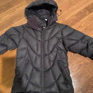 Coziest black winter puffer that’s effortlessly cool